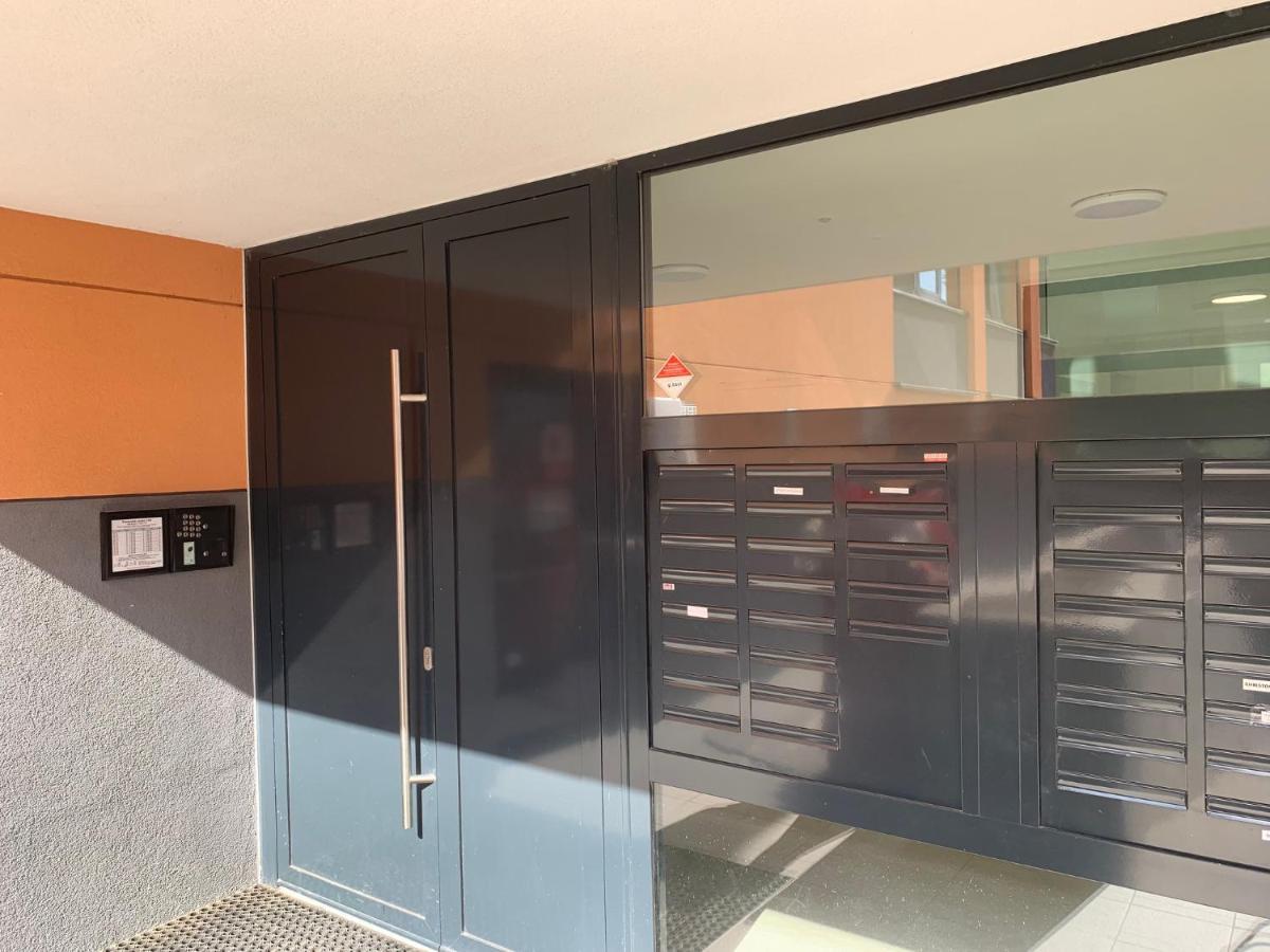 Air-Conditioned, 2 Room Apartment With Terrace Bratislava Exterior foto